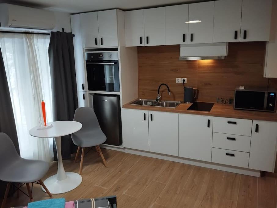 Nektar Cosy Apartment In City Centre เอเธนส์ ภายนอก รูปภาพ